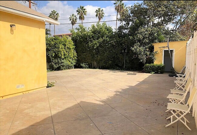 Building Photo - 472 S Willaman Dr