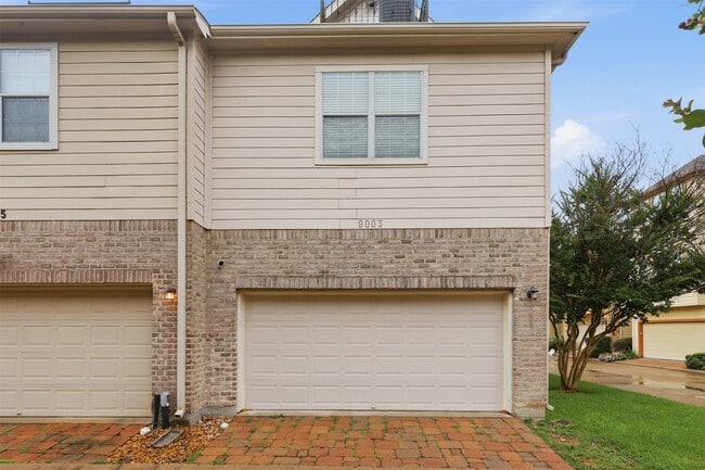 Building Photo - 9003 Bayview Cove Dr