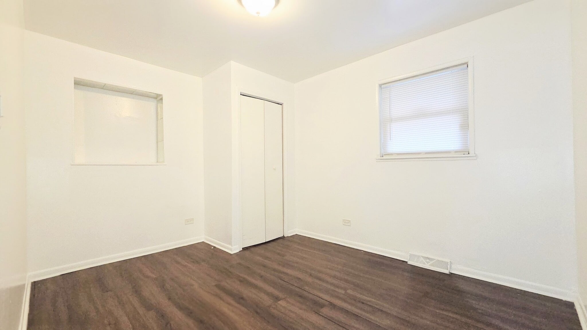 Bedroom 3 - 10200 S Crandon Ave