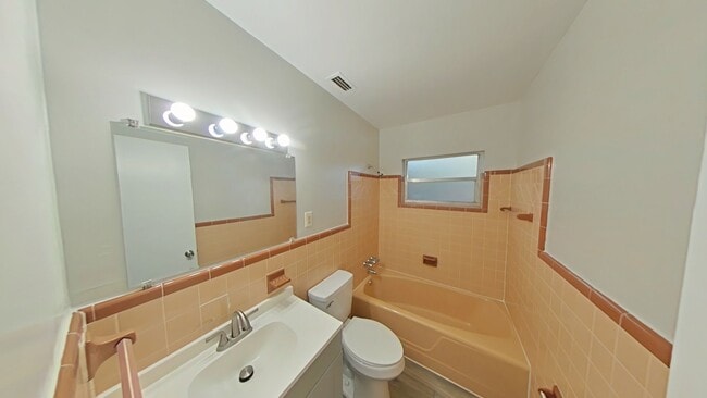 Building Photo - NE 16th Ave 1644-1648