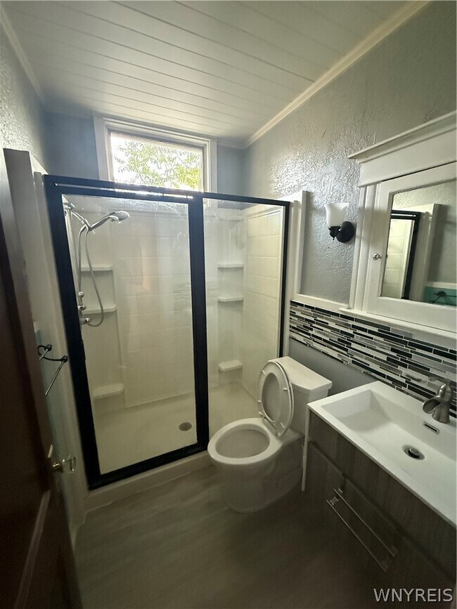 Building Photo - 37 Inwood Pl
