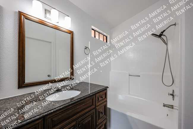 Building Photo - 967 E Rockwell Dr