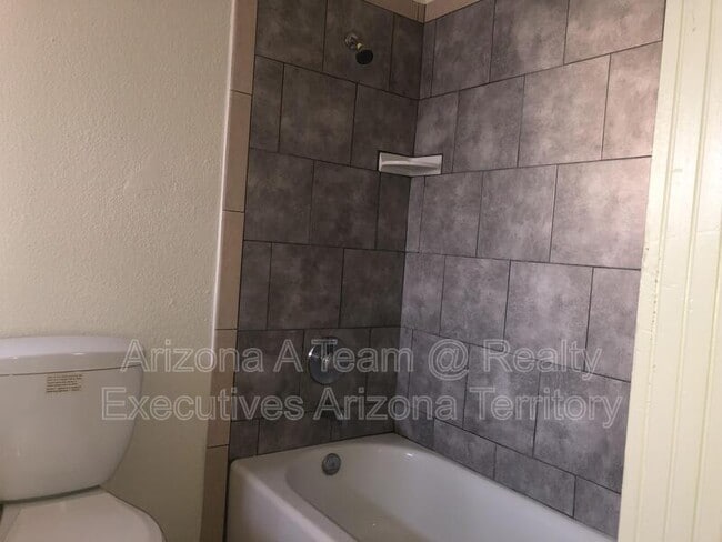 Building Photo - 4538 E Lester St