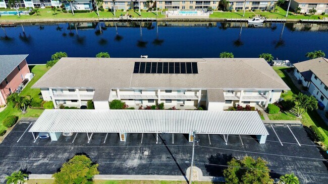Building Photo - 2/2 Beautifully Remodeled, Furnished, With...