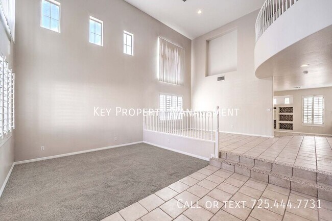Building Photo - Beautiful 4 bedroom, 2.5 bathroom two-stor...