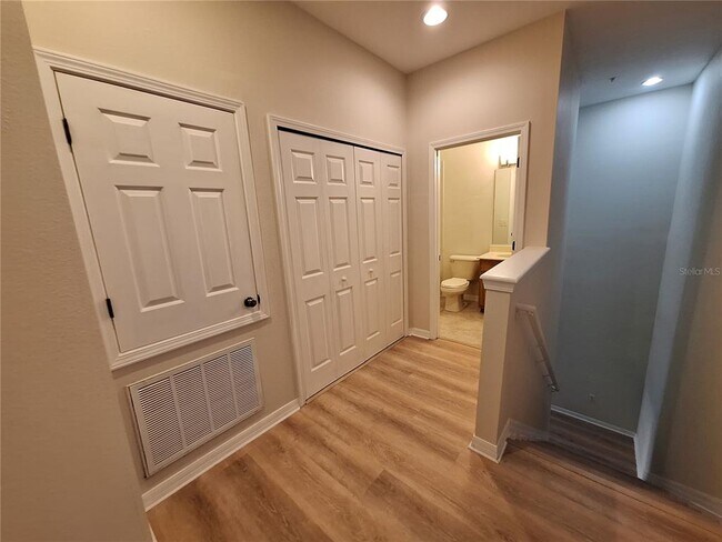 Building Photo - 3709 Parkridge Cir