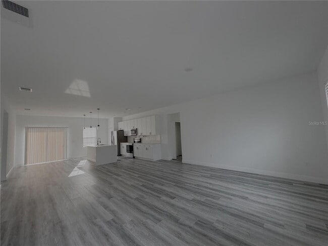 Building Photo - 16950 SW 42 Ave