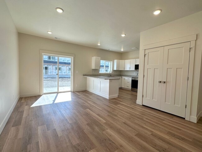 Building Photo - Brand New 3 Bed / 2.5 Bath Townhome in Sugar Mill Community