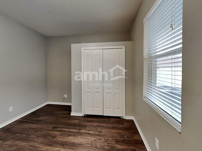 Building Photo - 11434 Village Brook Dr