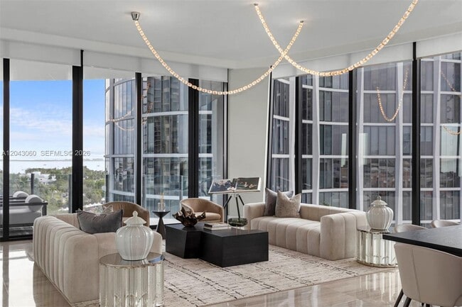 Building Photo - 2821 S Bayshore Dr