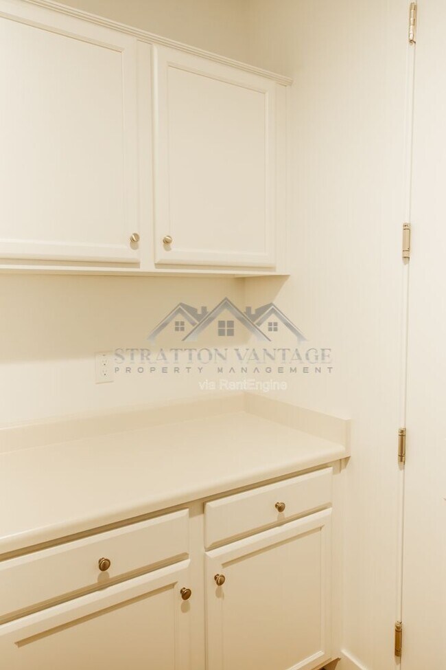 Building Photo - 10262 E Utah Ave