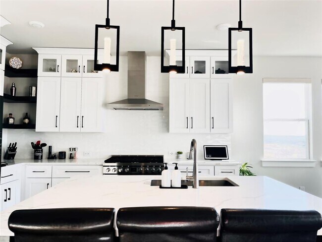 Building Photo - 8504 Pine Muhly Dr