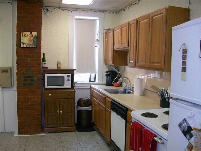 Building Photo - 239 Lehigh Ave