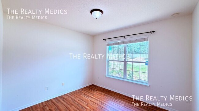 Building Photo - 4067 Knott Dr