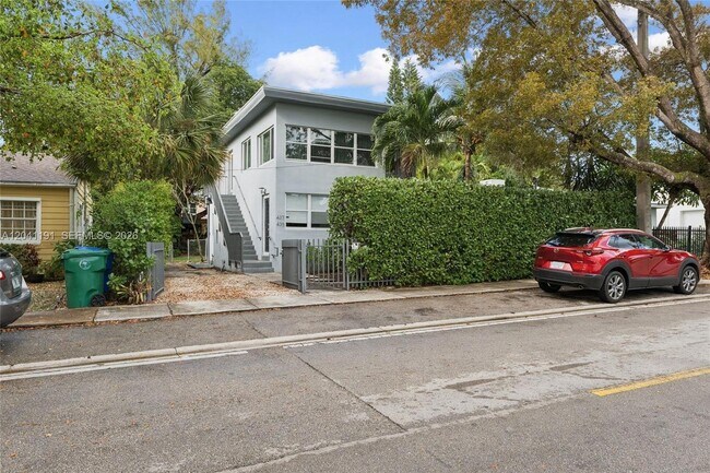 Building Photo - 435 NE 69th St