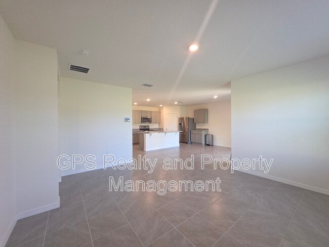 Building Photo - 33409 Country House Dr