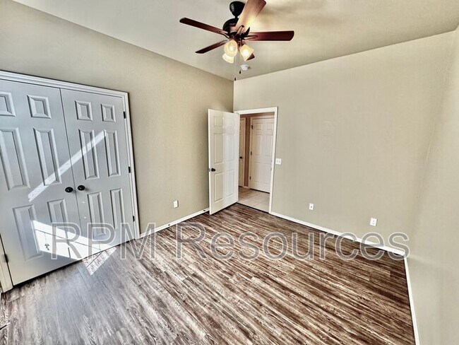 Building Photo - 151 Bison Ct Way