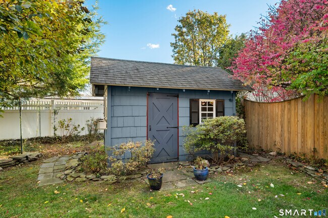 Building Photo - 56 Drake Ln