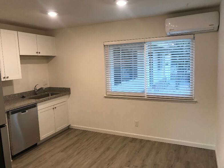 Building Photo - 811 El Cerrito Way