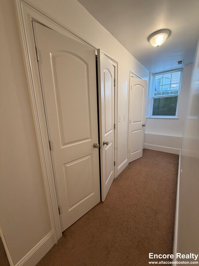 Building Photo - 157 M St