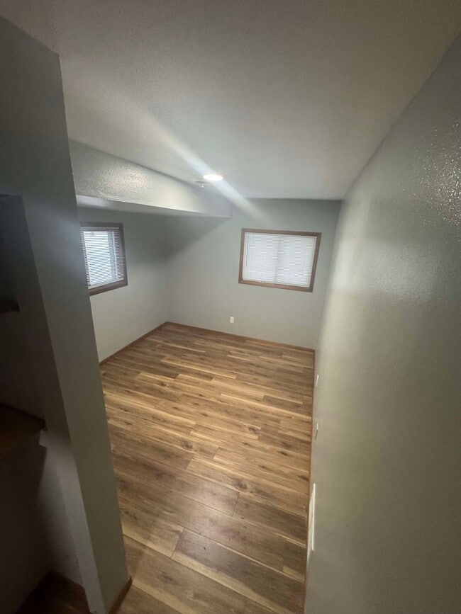Building Photo - 821 Island Ct