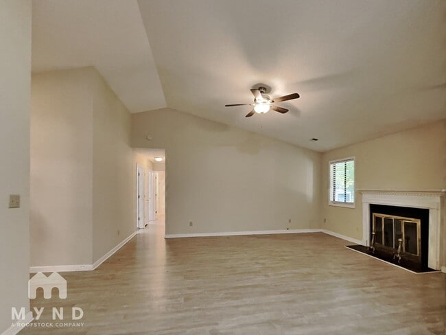 Building Photo - 10983 Morning Dove Dr