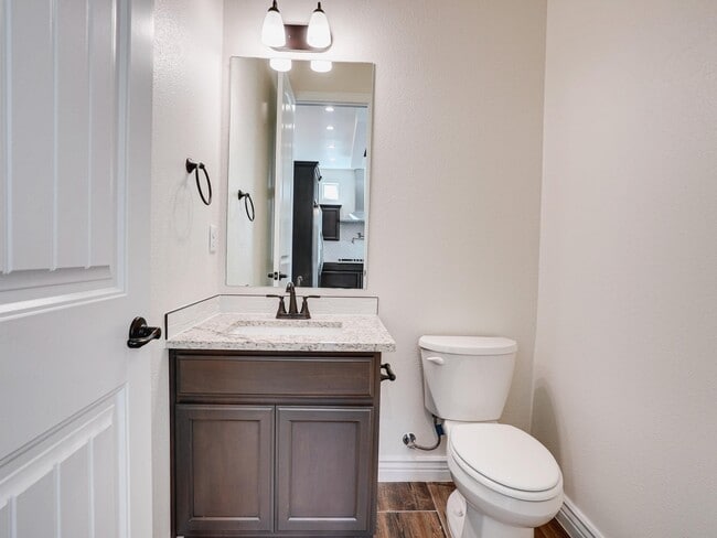 Building Photo - 392 Frodsham St