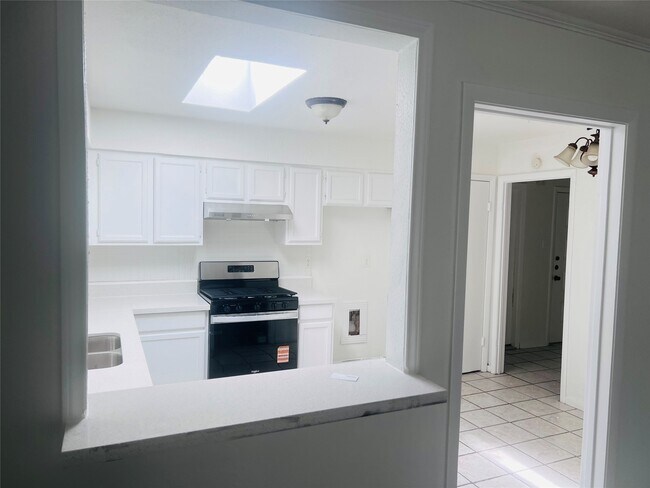 Building Photo - 3907 Windmill St