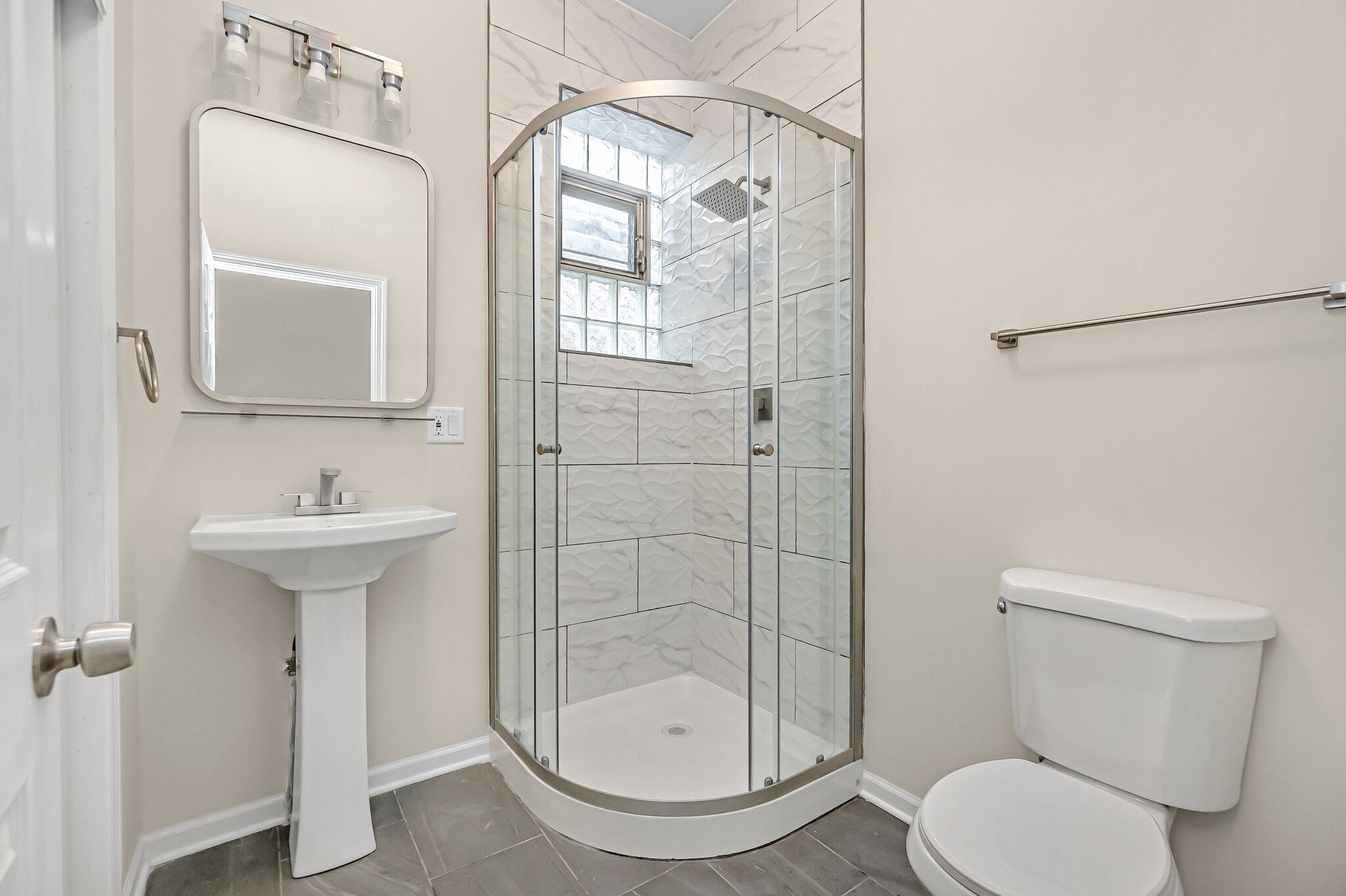 Building Photo - 1739 W Beach Ave