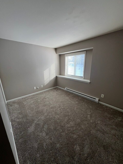 2nd BR - 642 Dundee Ln