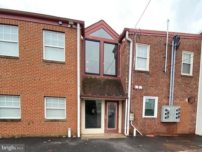 Building Photo - 45 E High St