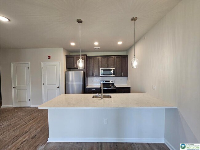 Building Photo - 430 Cambria St