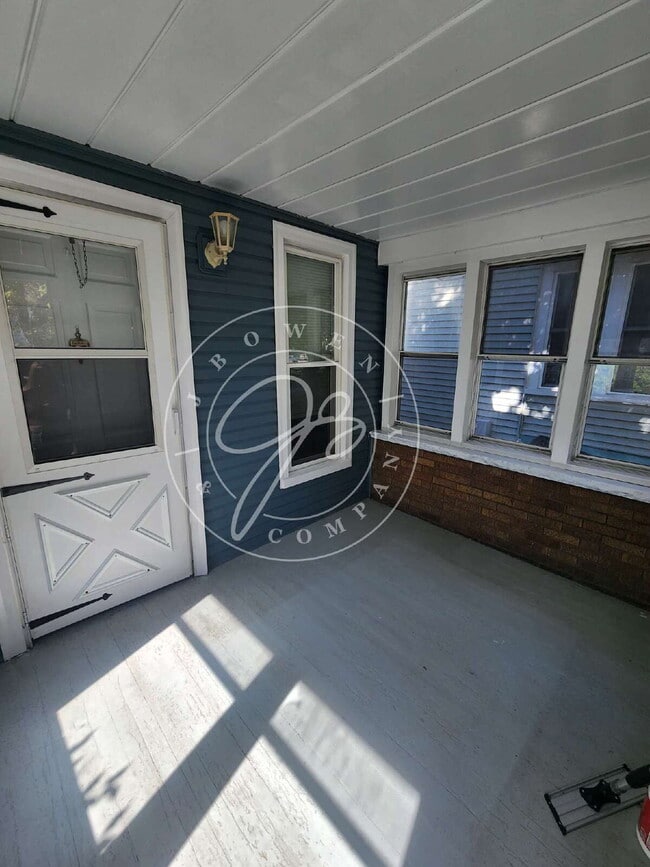 Building Photo - "Charming 2 bedroom Home on Utah St, Toled...