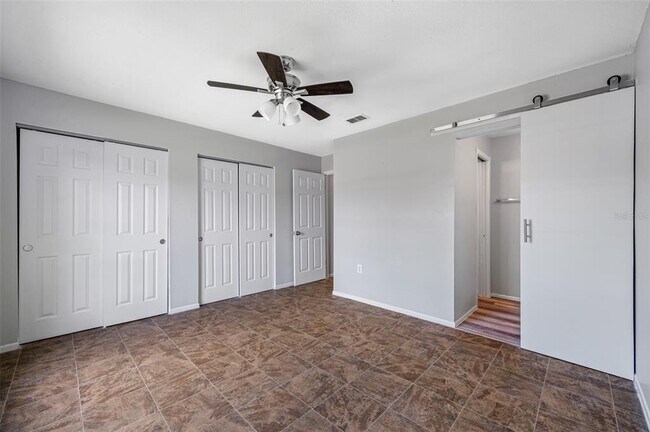 Building Photo - 1411 Thistledown Dr