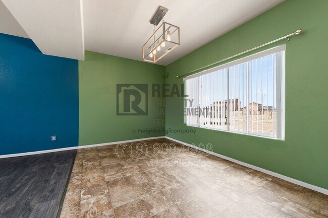 Building Photo - 947 E Kirkwood Dr