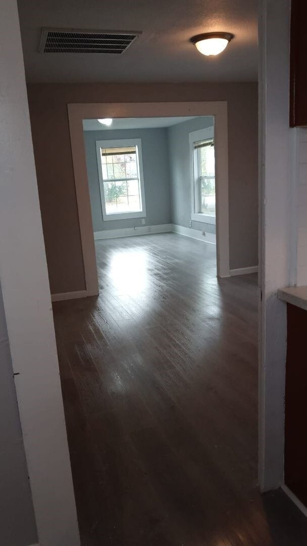 Building Photo - 102 N Avenue A