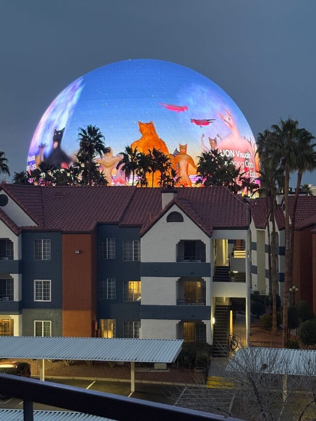 Building Photo - Beautiful  furnished 1 bedroom with a view of the Sphere!