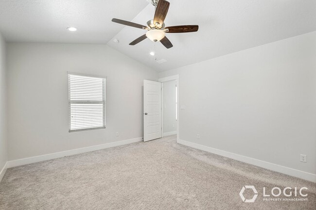 Building Photo - Beautiful Home, 1/2 off 1st Month Rent!