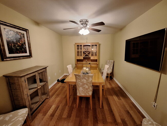 Building Photo - Beautifully upgraded Ground Floor condo wi...