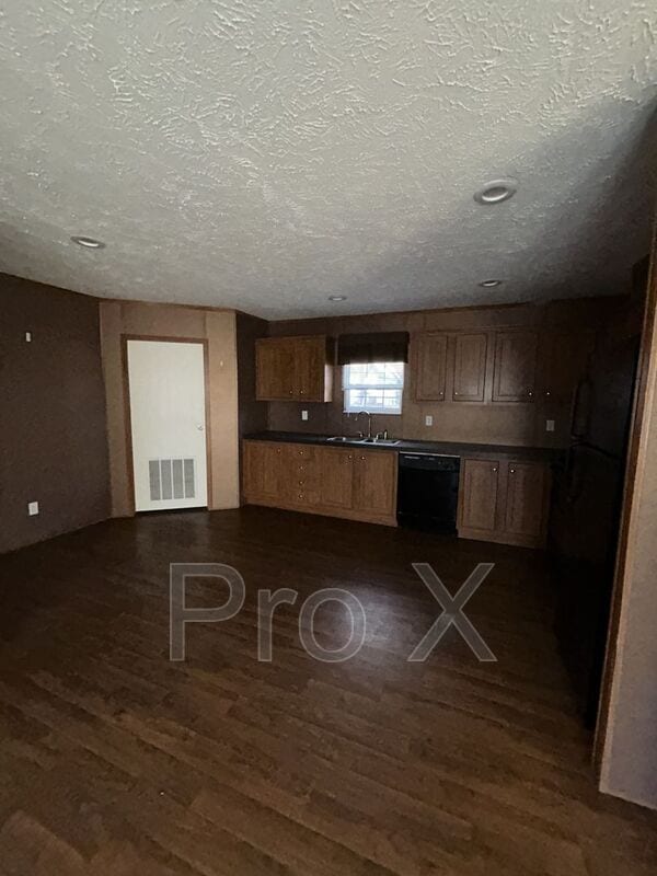 Building Photo - 307 E Adams St