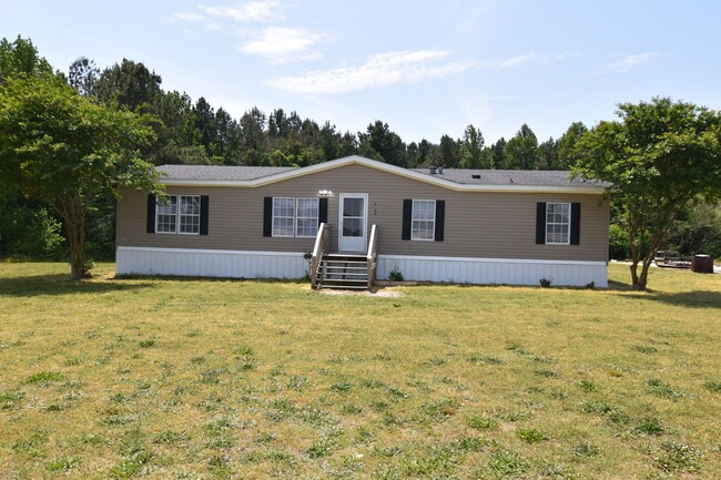 Building Photo - Spacious 3-Bed, 2-Bath Manufactured Home o...