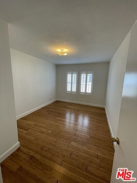 Building Photo - 5028 4th Ave