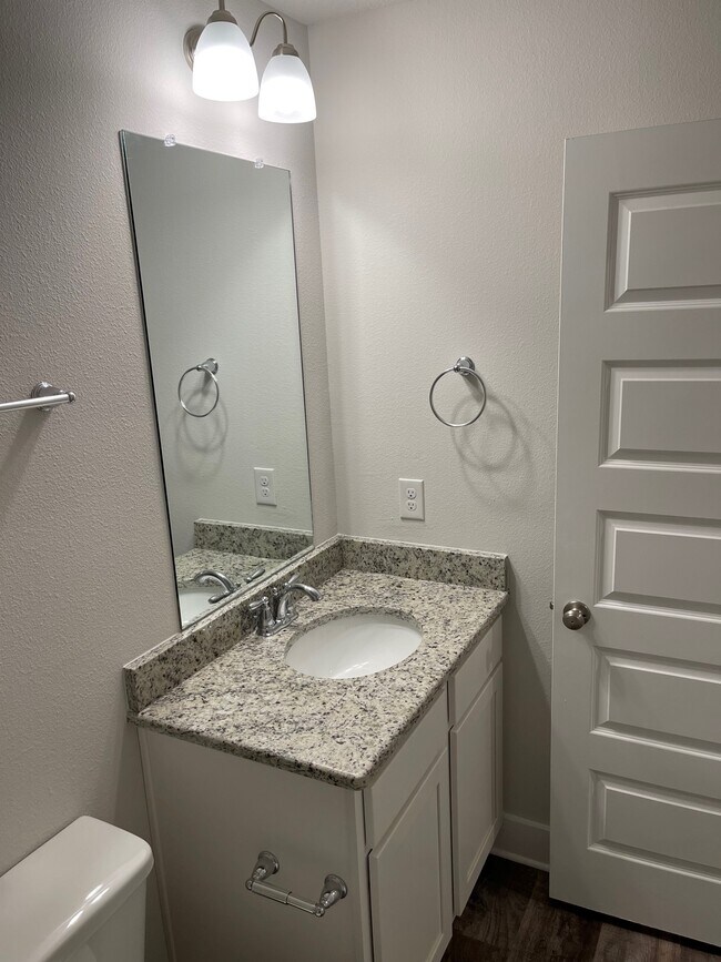 Building Photo - 1630 Iroquois Ct