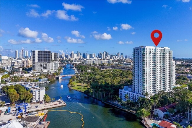 Building Photo - 1861 NW S River Dr