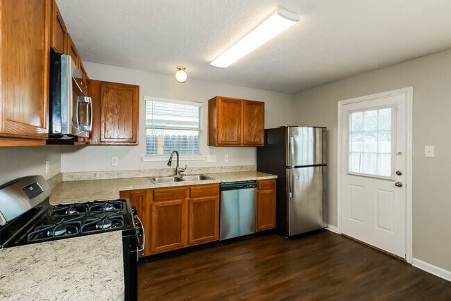 Building Photo - 32123 Decker Oaks Dr