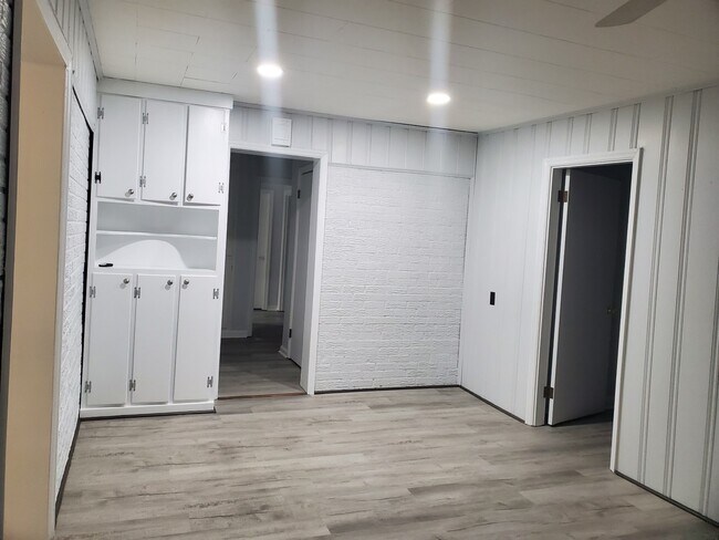 Building Photo - 50 Wheatland Dr