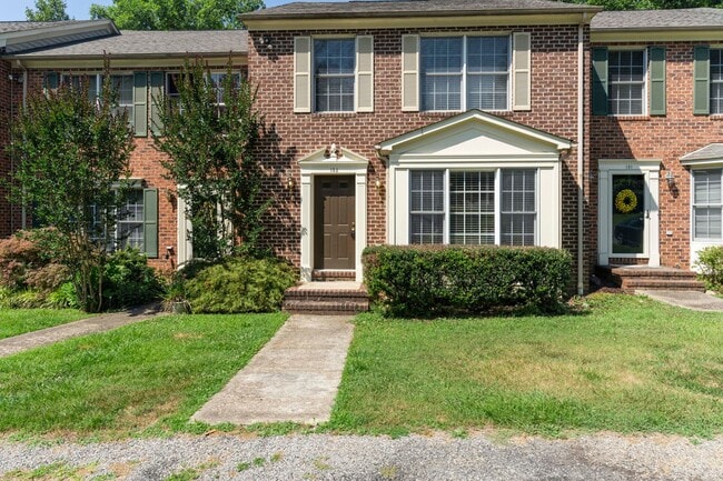 Primary Photo - Spacious Townhouse with Basement in Farmvi...
