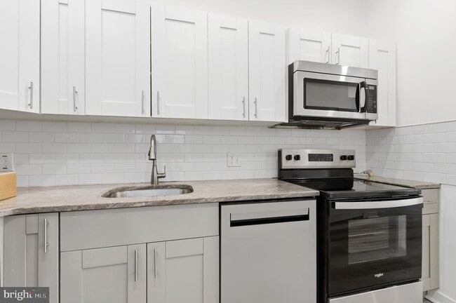 Building Photo - 2150 N Franklin St