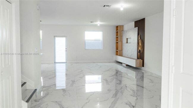 Building Photo - 16144 SW 148th Pl