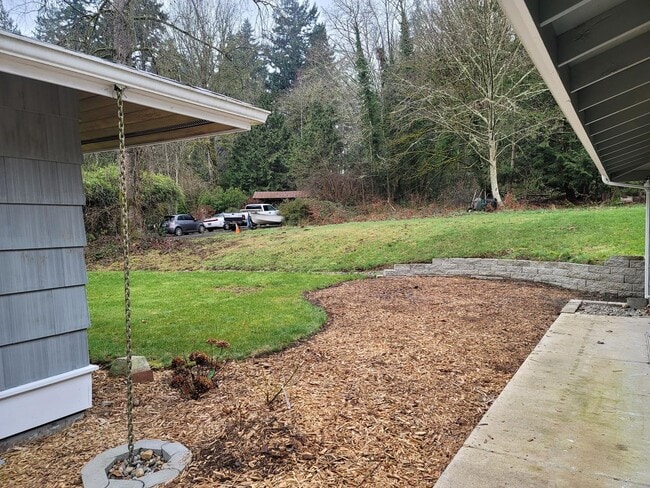 Building Photo - 2 Bedroom Rambler in Suquamish!